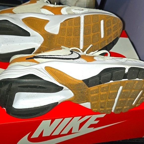 Nike AL8 - Picture 4 of 5